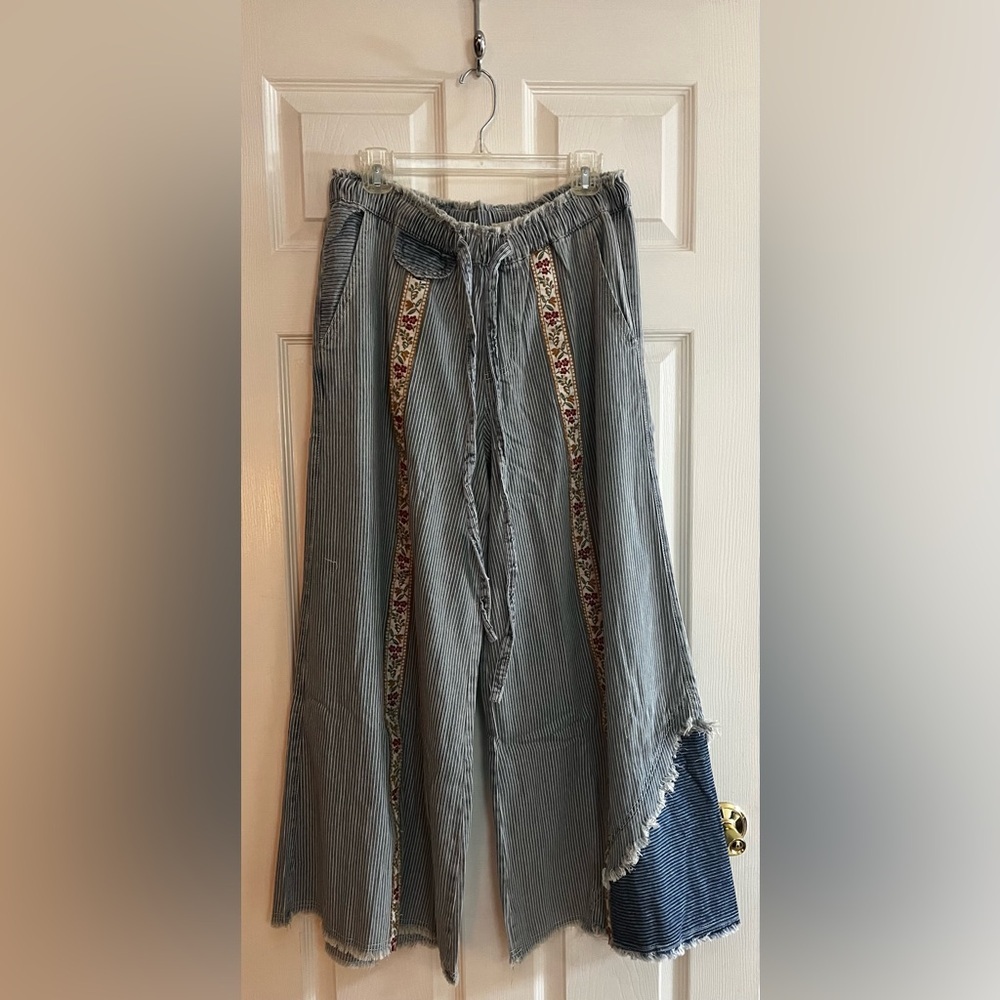 POL-Women’s NWOT Blue and White Denim Striped BoHo Wide Leg Pants Size S - Picture 4 of 9